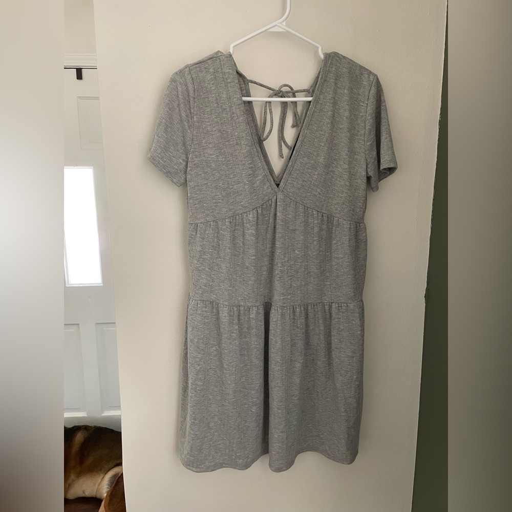 Size M gray V neck smock dress